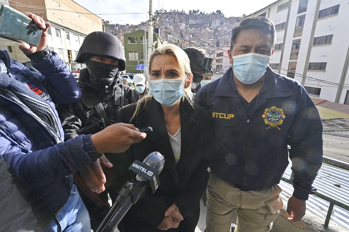 Un foro de denunciantes éticos premió a una exespía del MI5 británico