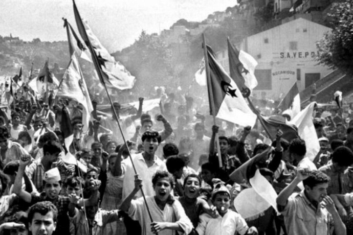 Francia abre archivos de la Guerra de Argelia tras admitir culpas en torturas y crímenes