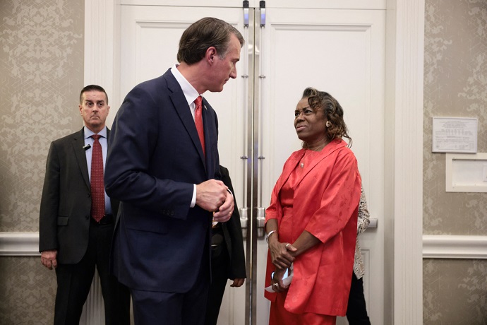 Biden queda golpeado por el triunfo republicano en Virginia