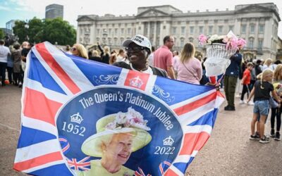 Gran Bretaña ahora tiene un rey ecologista y una premier belicosa