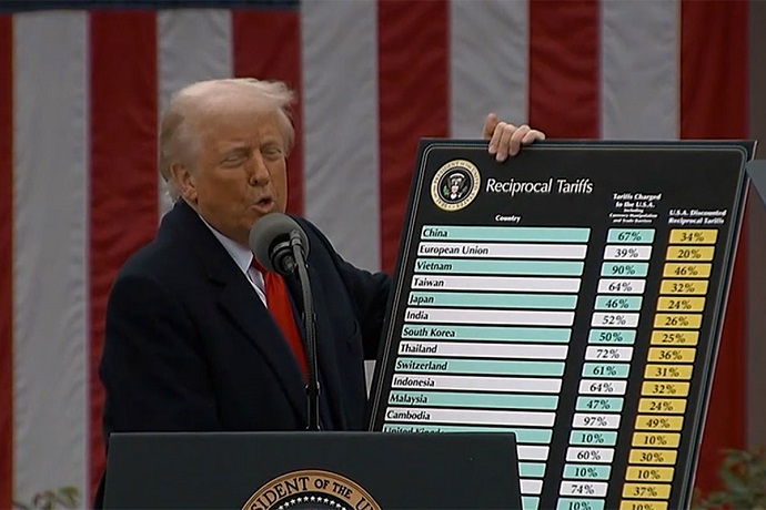 Trump reculó con los smartphones y computadoras