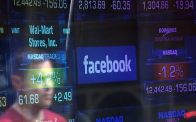 Facebook se desploma envuelta en el escándalo de la manipulación de datos