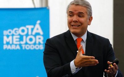 Duque, entre el exorcismo y la sombra de Uribe