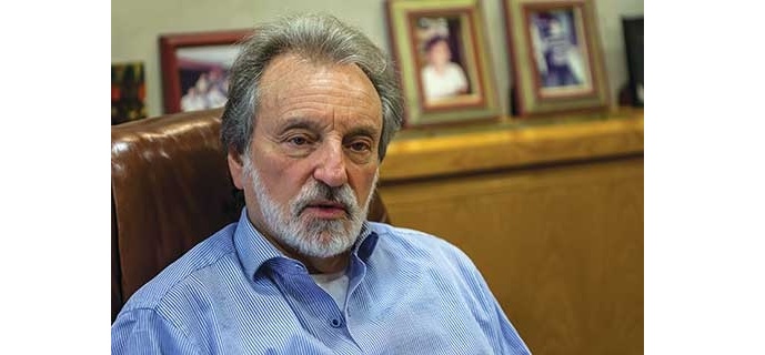 «La derecha no es democrática»