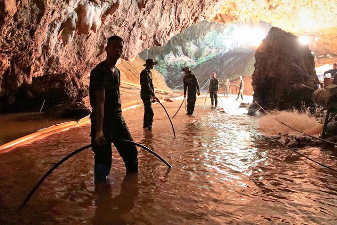El mundo en vilo por el rescate de los 12 niños en la gruta en Tailandia