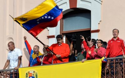 Maduro resiste el derrocamiento que acelera Trump