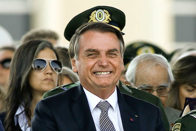 Bolsonaro sale con los tapones de punta ante la corte brasileña para que Lula continúe preso