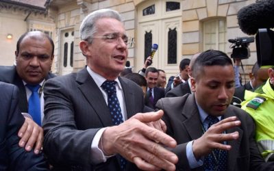 Colombia: el oficialismo ataca a la Corte y pretende reformar la Constitución para defender a Álvaro Uribe, preso con domicilaria