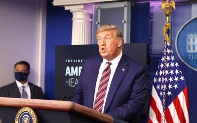 Trump, casi en la puerta de salida, sorprende con un acercamiento a China