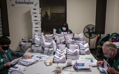 Demócratas y republicanos se desconfían y abrieron centros de denuncias por fraude y amenazas a los votantes