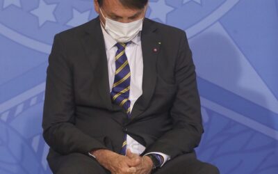 Bolsonaro suma enemigos y está contra las cuerdas