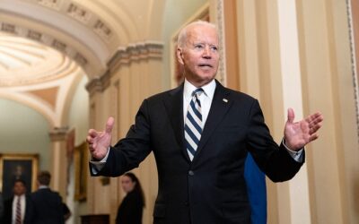 Biden enfrenta fuego amigo para aprobar su programa “peronista”