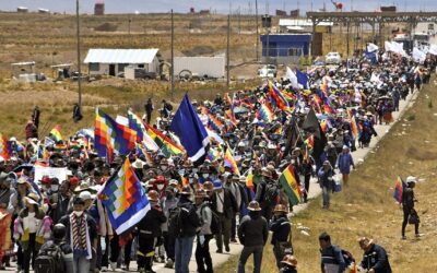 Evo llega a La Paz frente a la marcha contra el golpe
