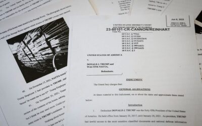 Trump y esa antigua costumbre de llevarse archivos secretos a casa