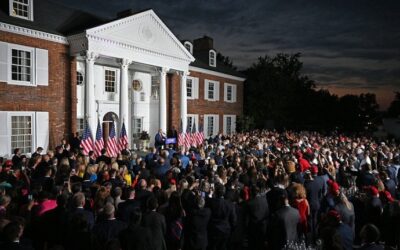 Trump se pavonea en los tribunales y provoca a Venezuela