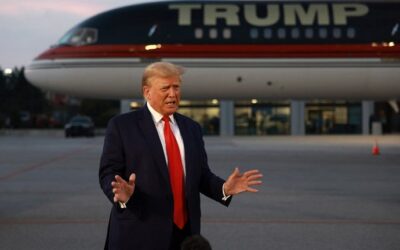 Trump posó en la cárcel y vende las fotos para bancar la campaña