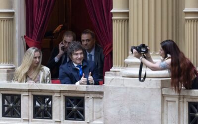 Decretos, espionaje y tarifazos