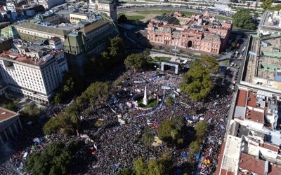 El eco de las plazas