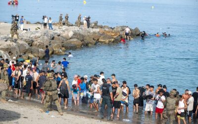 Mohamed VI, el peón en una jugada en el tablero de Ceuta que golpea a Pedro Sánchez
